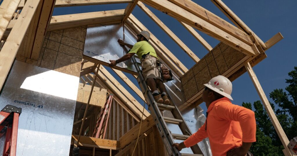 New home construction in the US falls to the lowest level since August