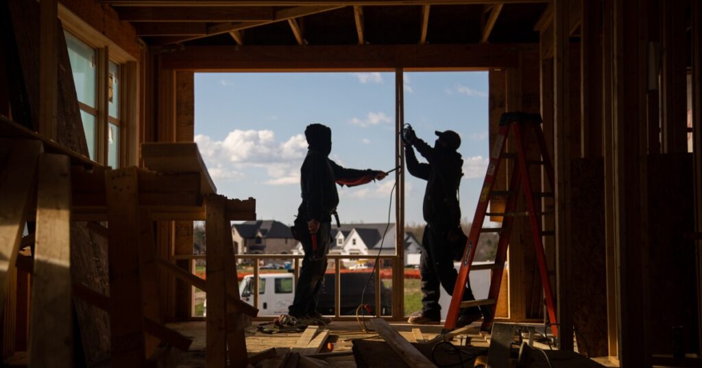 Homebuilder-sentiment drops to five months low after tariff costs