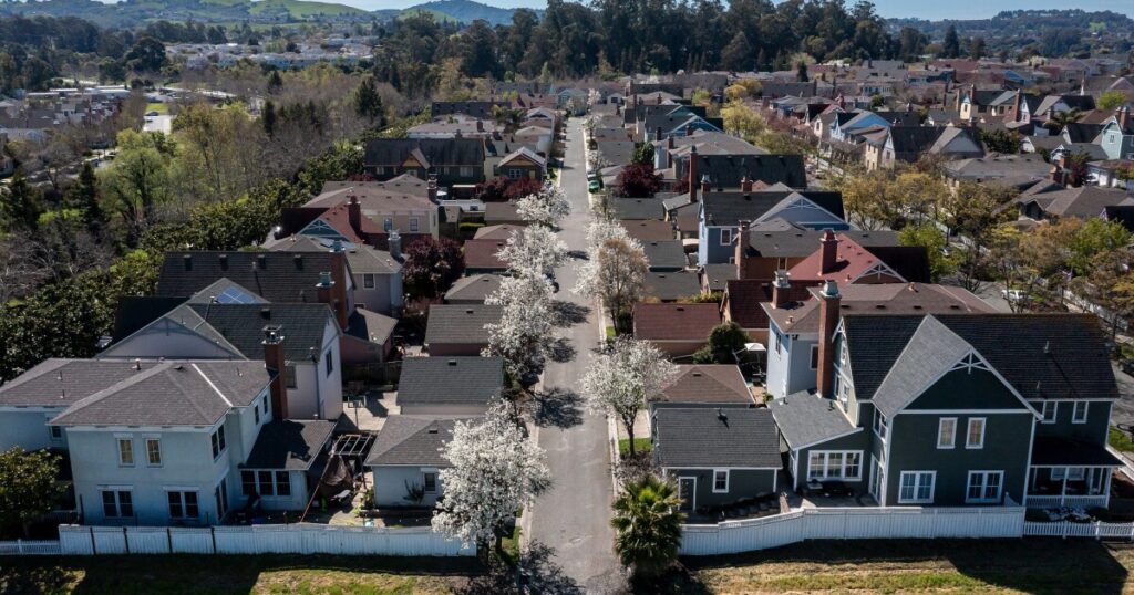 The rise in house prices delayed in March when buyers withdrew