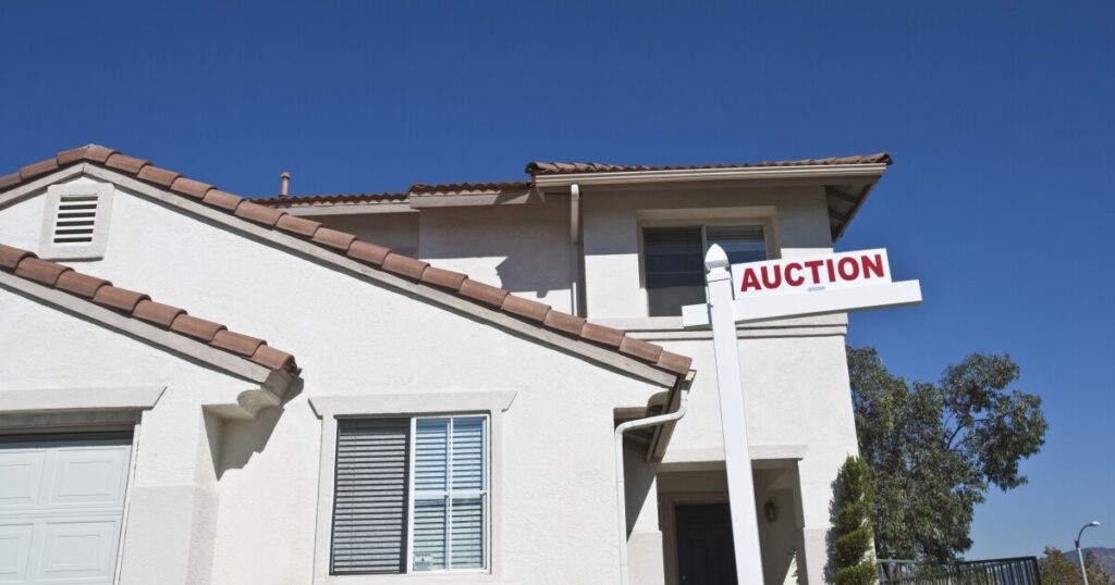 Veterans Affairs foreclosures push up auction activity