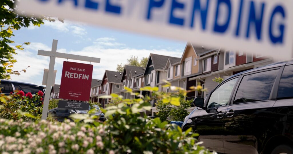 US pending the sale of houses will fall again with affordability restrictions