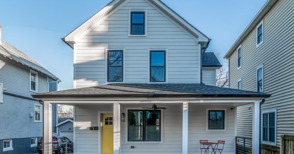 Profits for home flippers hit 17-year low in second quarter