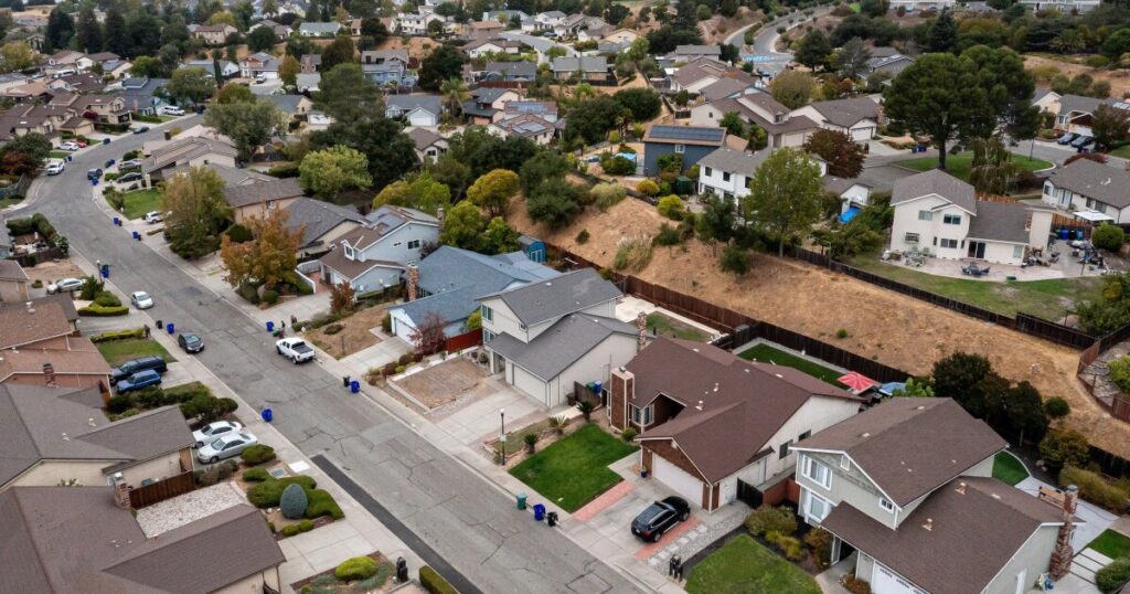 US home prices post weakest gain in more than two years