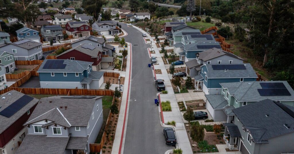 Mortgage rates reach lowest since 2022, boosting refinancing