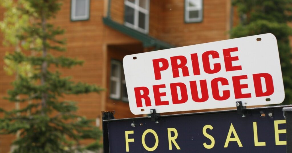 Home discounts hit highest level since 2012, Redfin finds