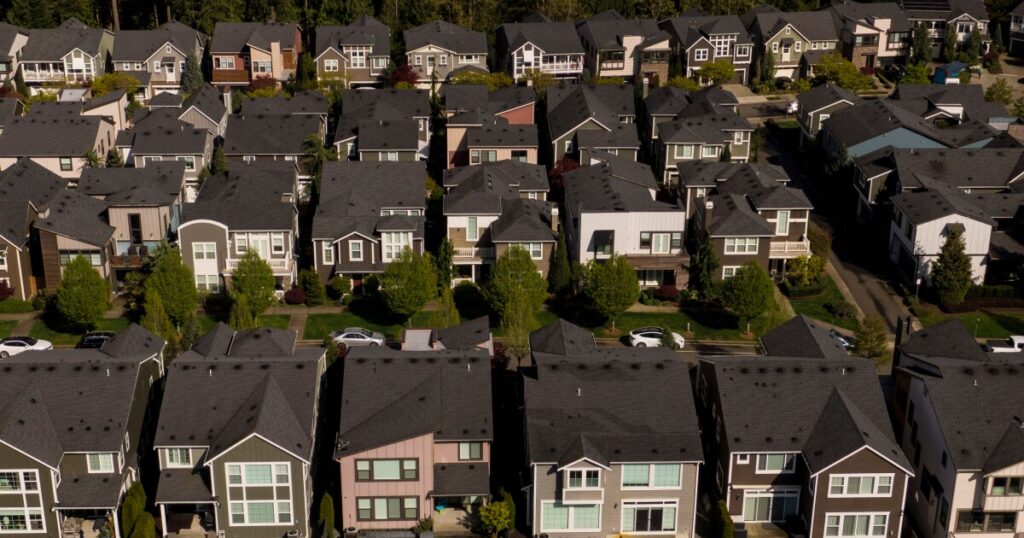 Pending home sales climbed in March on improving supply