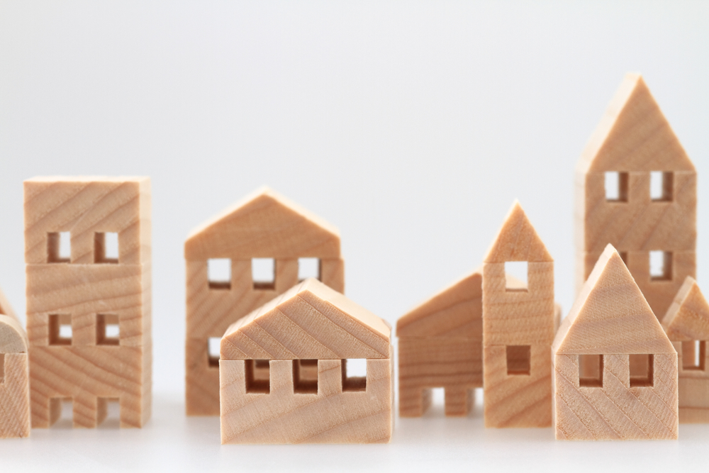 Castle Trust and London Credit cut prices, Harpenden launches expat proposal Castle Trust and London Credit cut prices, Harpenden launches expat proposal